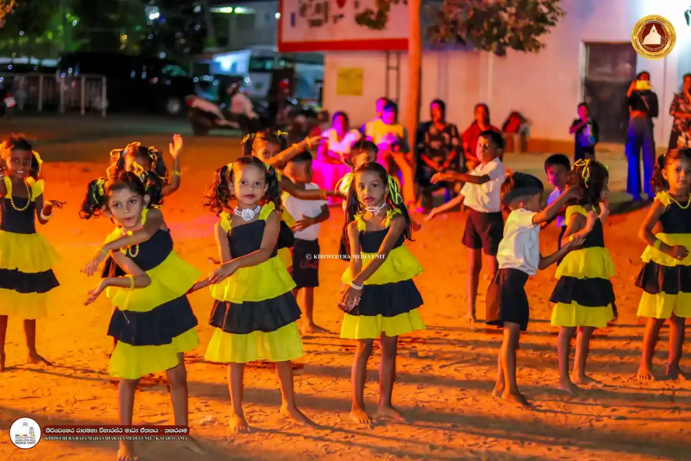 ඓතිහාසික කතරගම කිරිවෙහෙර රාජමහා විහාරස්ථානයේ ලේක් හවුස් පෙර පාසලේ පැවති රාත්‍රී කදවුර
